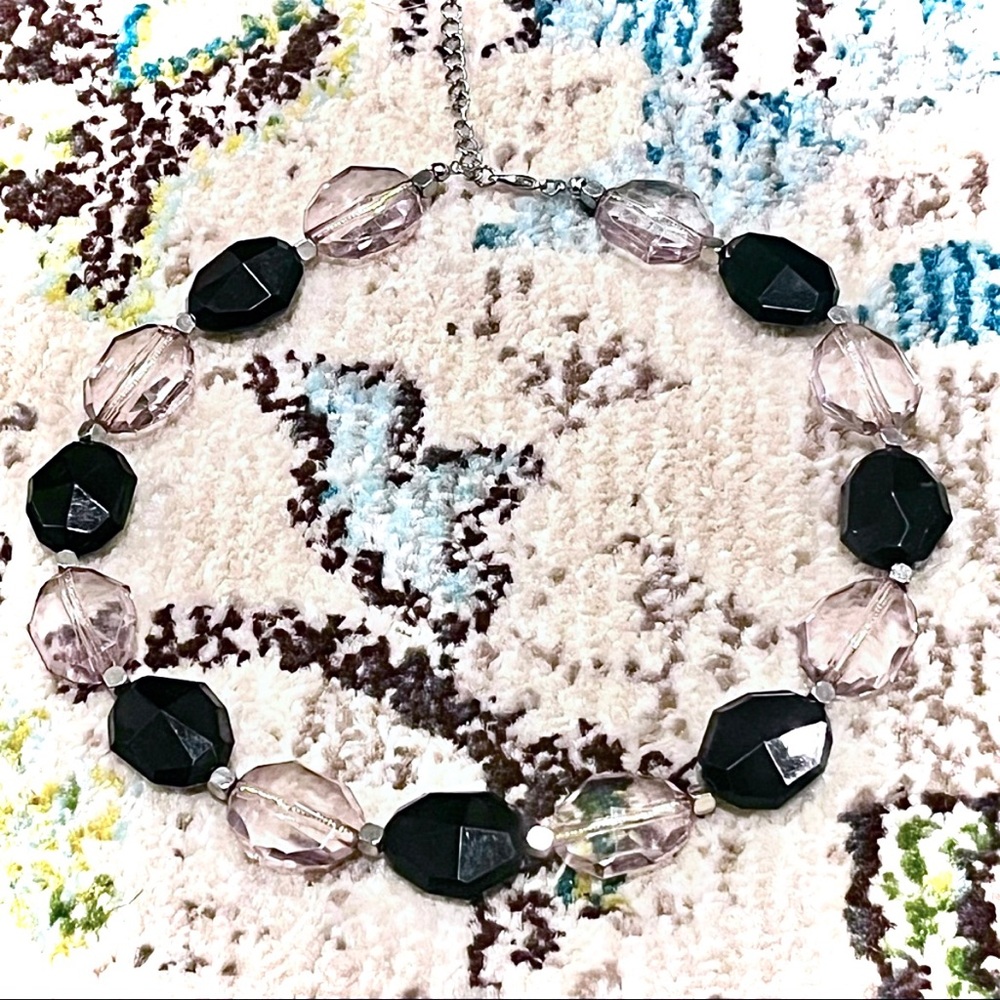 ☃️ Chunky Rhinestone Necklace - Picture 5 of 7